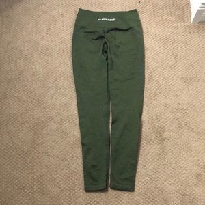 Alphalete Leggings: Amplify Legging with Butt Scrunch colour: Aspen